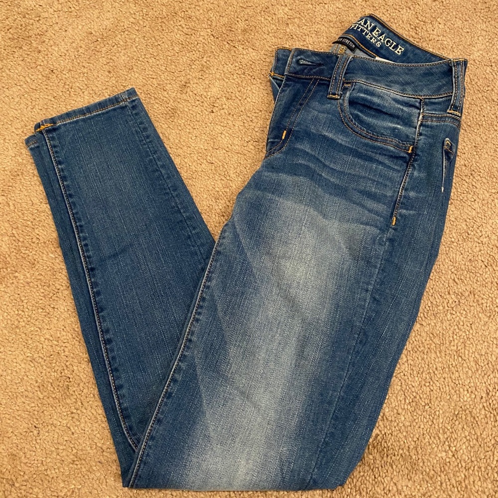 NWOT American Eagle skinny jeans size 0S
